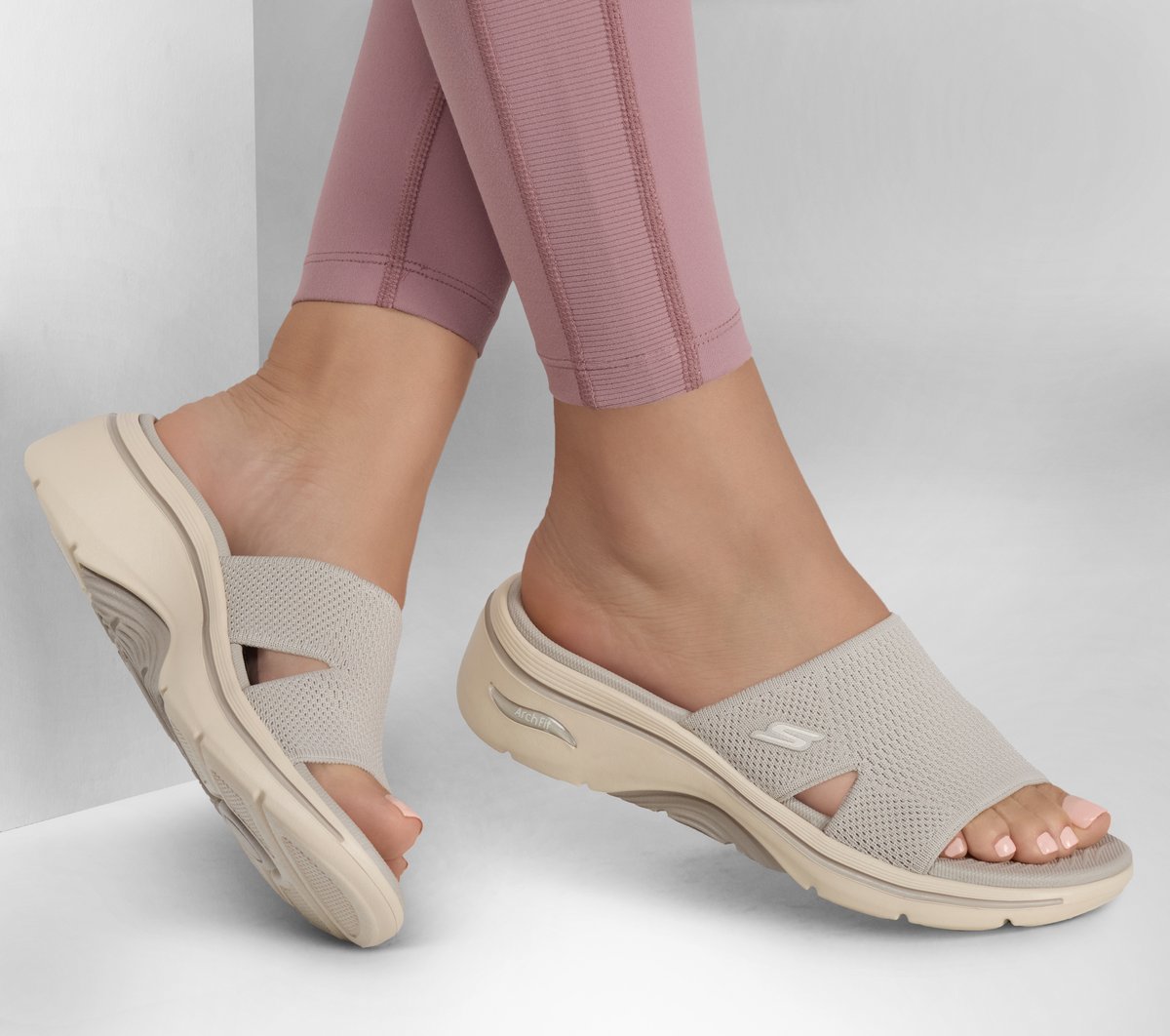 Skechers Skechers GO WALK Arch Fit 2.0 Sandal - Dakota Women