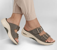 Skechers Skechers Martha Stewart: GO WALK Arch Fit 2.0 Sandal - Showstopper Women